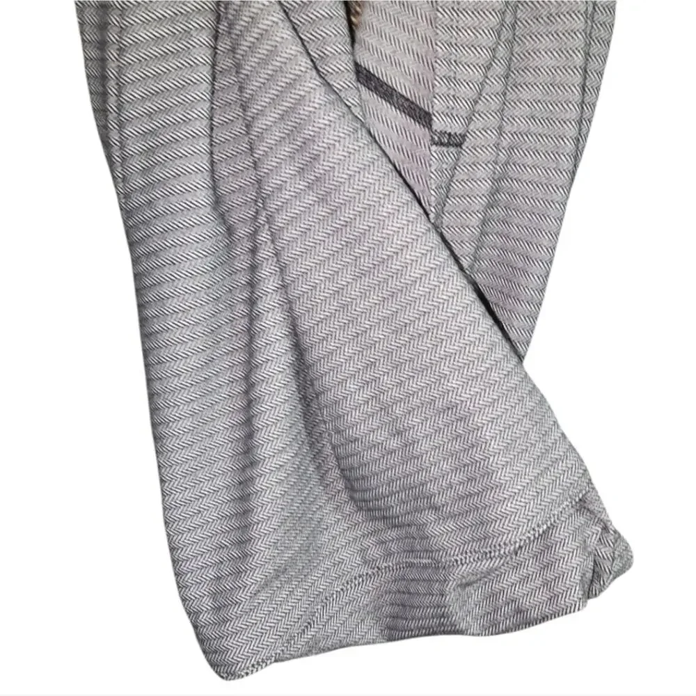 Lululemon Gray Stripe Herringbone‎ Vinyasa Snap Infinity Scarf